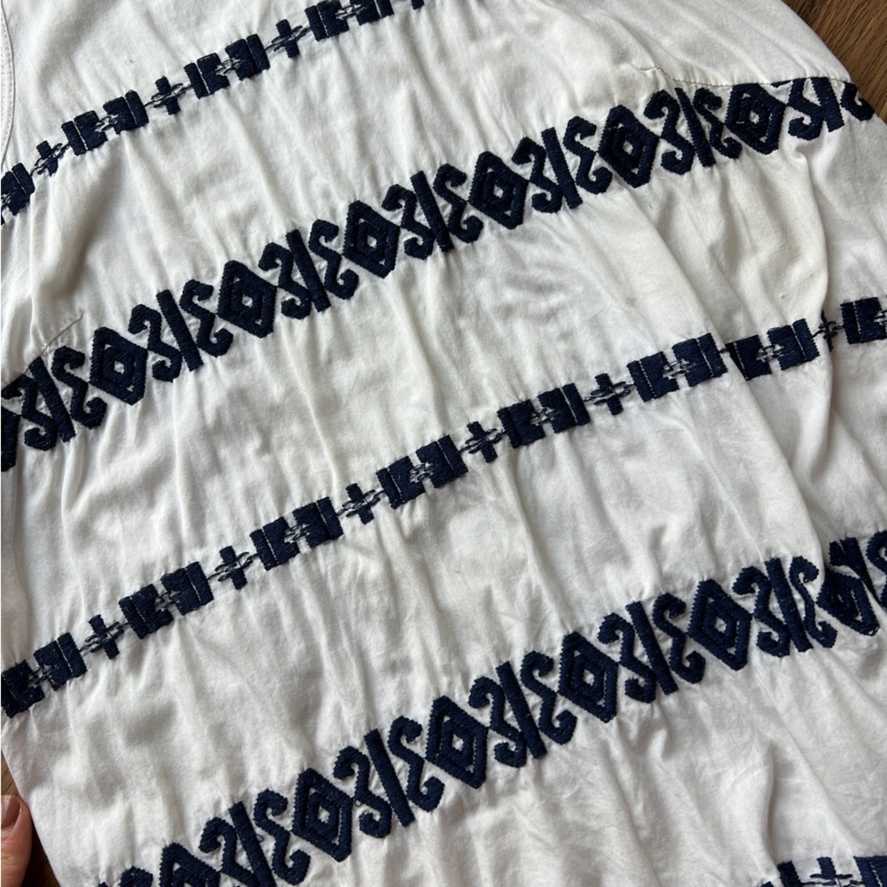 Embroidered tank - Picture 3 of 4